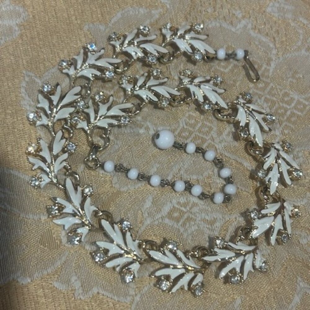 CORO PEGASUS Cream Enamel Gold Leaf Rhinestone Choker NECKLACE - Picture 6 of 11